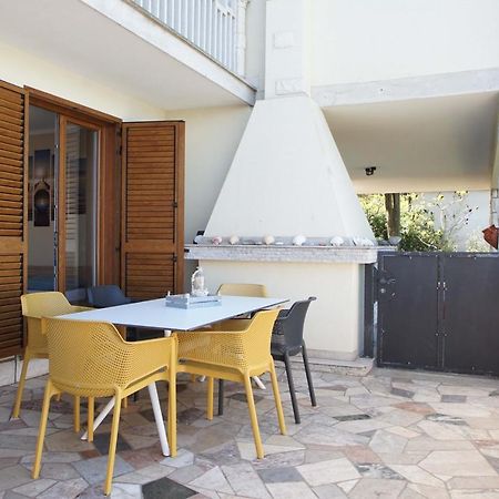 Apartmaji Pri Bosi Nogi Ізола Екстер'єр фото