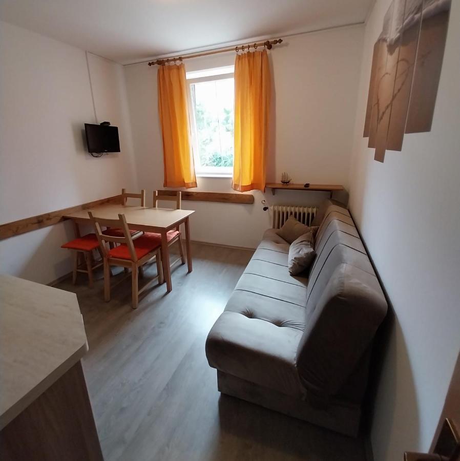 Apartmaji Pri Bosi Nogi Ізола Екстер'єр фото
