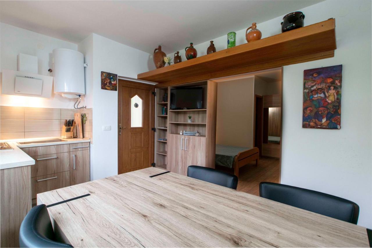 Apartmaji Pri Bosi Nogi Ізола Екстер'єр фото