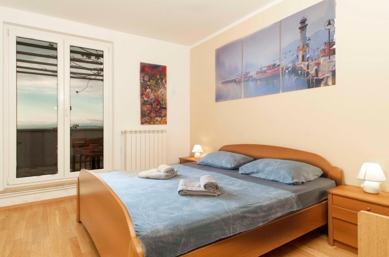 Apartmaji Pri Bosi Nogi Ізола Екстер'єр фото