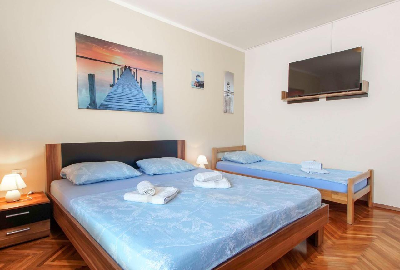 Apartmaji Pri Bosi Nogi Ізола Екстер'єр фото